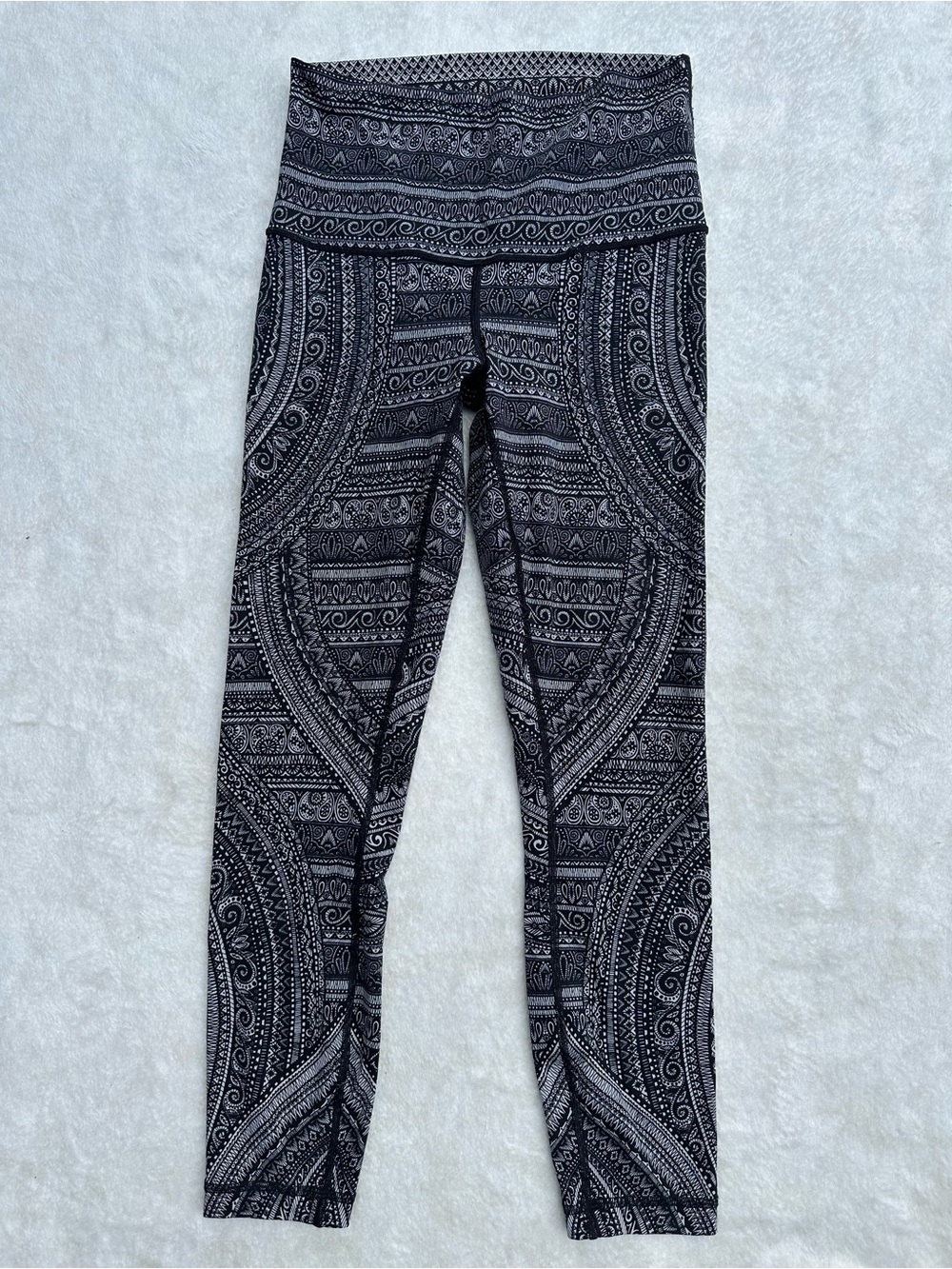 Lululemon Wunder Under Hi-Rise Tight leggings size 6